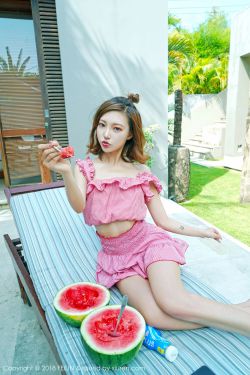 舔舐花蜜
